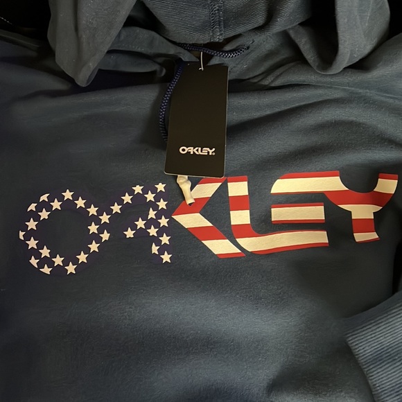 NWT Oakley Hoodie - Picture 4 of 9